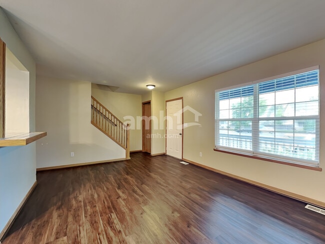 Building Photo - 3207 Barclay Ct