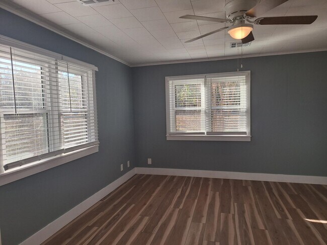Building Photo - 3405 N Redlands Rd