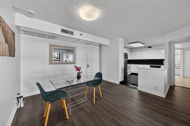 Building Photo - 3530 Mystic Pointe Dr