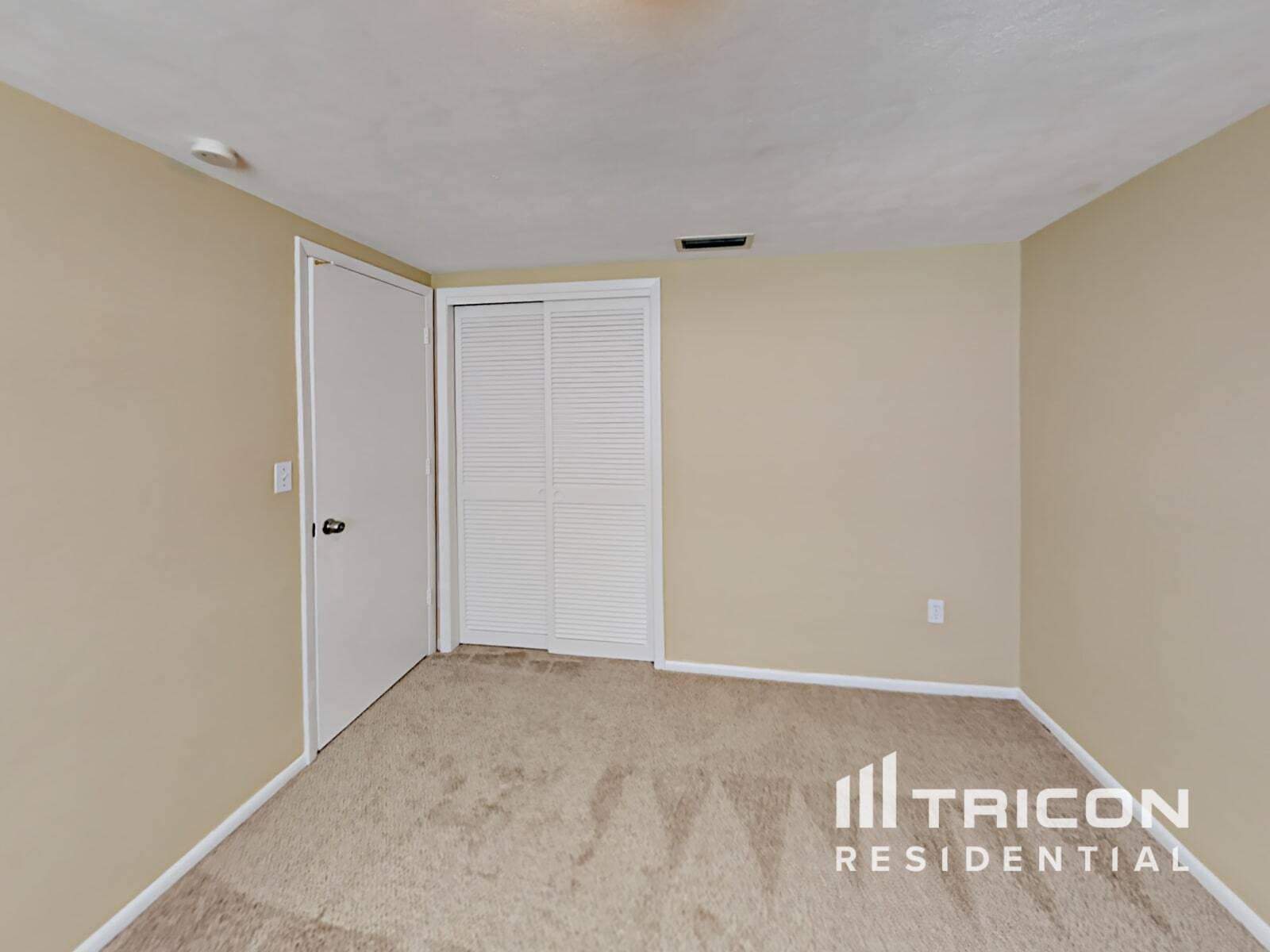 Building Photo - 3679 Rockaway Dr