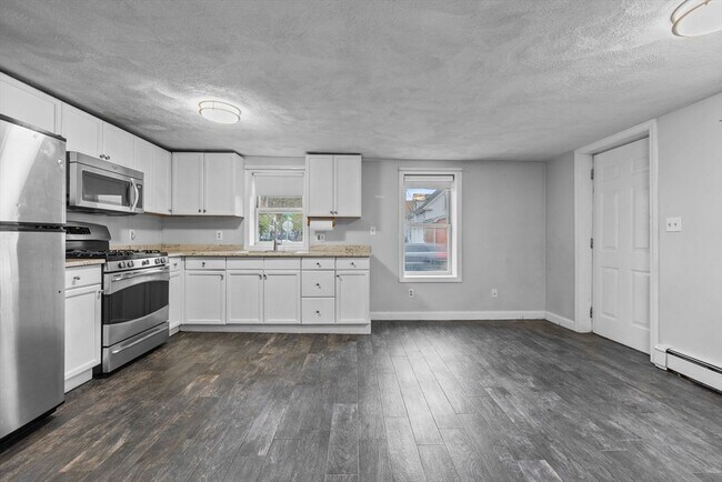 Building Photo - 56 Central St