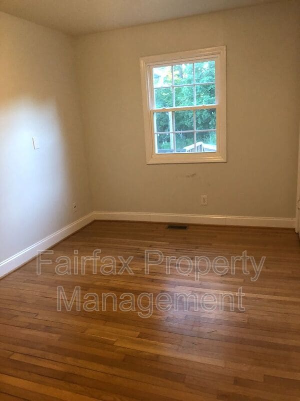 Building Photo - 1113 Marlborough Rd