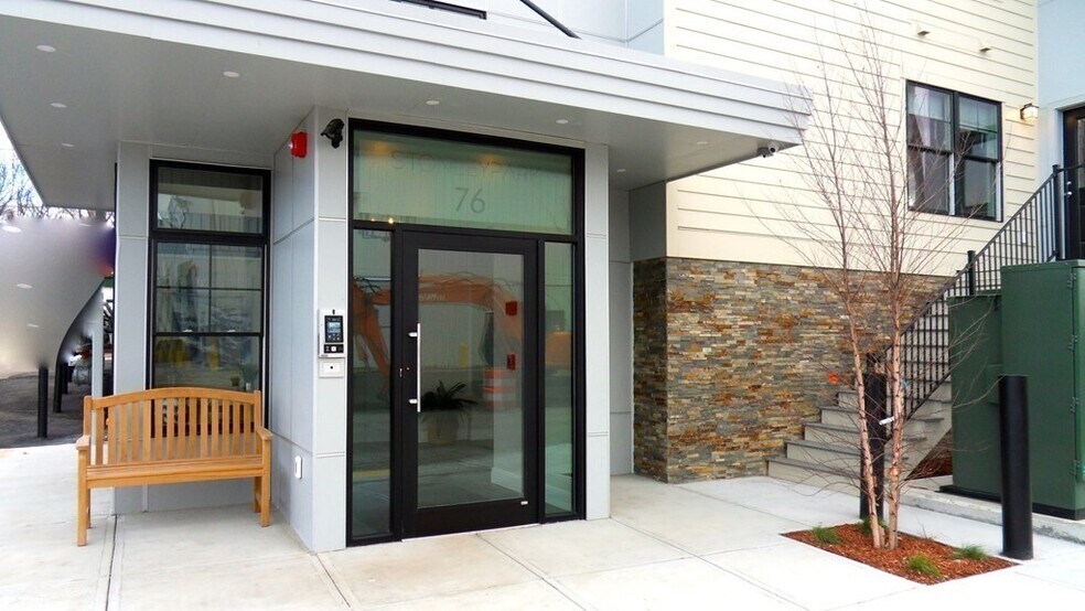 Building Photo - 76 Stonley Rd