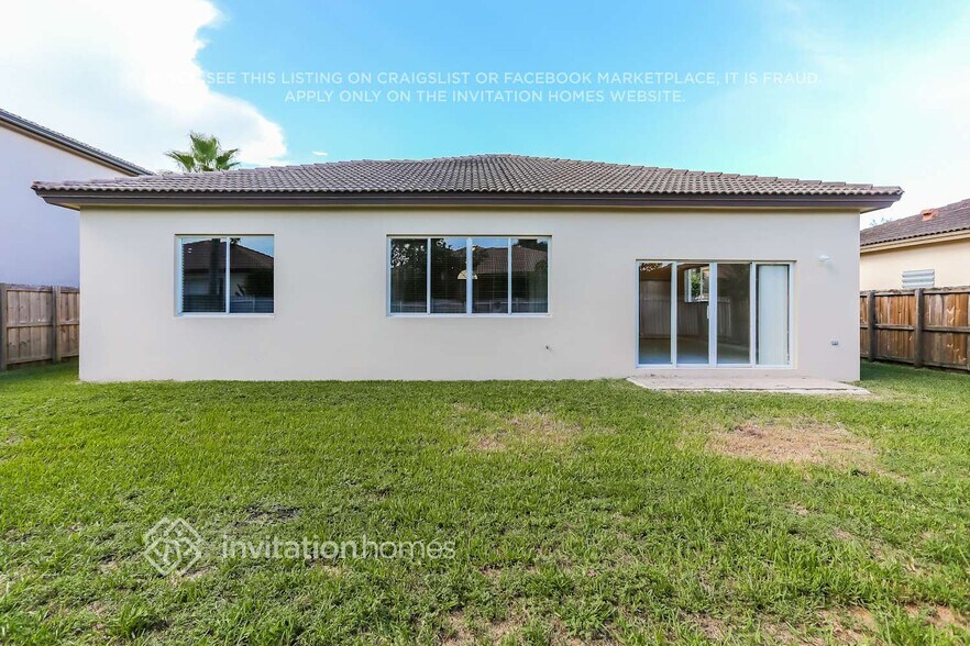 Building Photo - 15220 SW 10th St