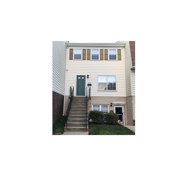 Primary Photo - 1616 E Bancroft Ln
