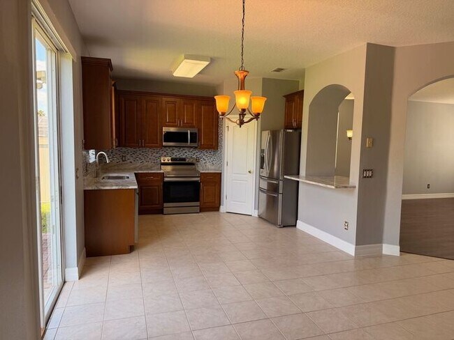 Building Photo - 4BR/2.5BA Home in Hunters Creek – Palma Vista Community – Available Now!