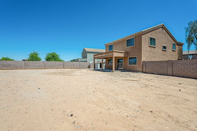 Building Photo - 4 Bedroom home for rent