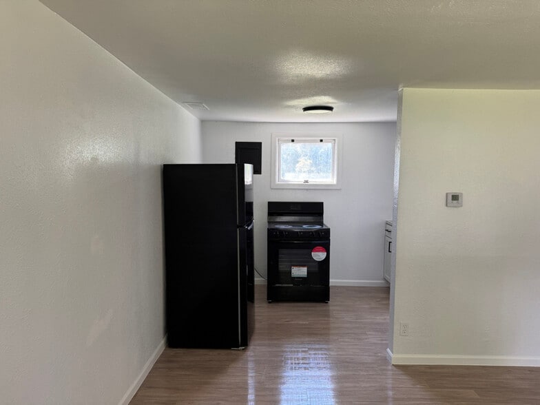 Building Photo - W220N9009 Town Line Rd