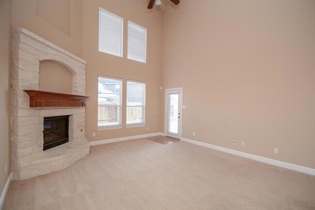 Building Photo - 25939 Celtic Terrace Dr