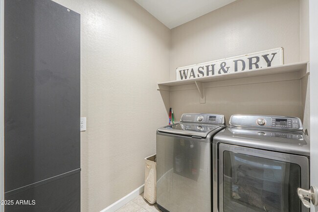 Building Photo - 37903 W San Clemente St