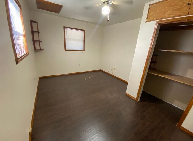 Building Photo - Charming Rental Home in Newberry – Spacious, Comfortable, and Convenient