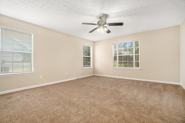 Building Photo - 3 bdrm, 2 bath in Decatur