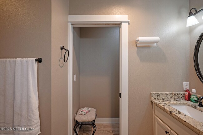 Building Photo - 3693 Lightview Ln