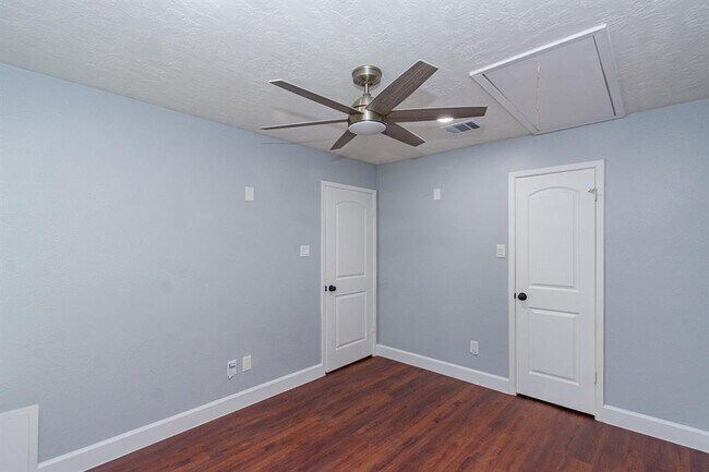 Building Photo - 8611 Spruce Mill Dr