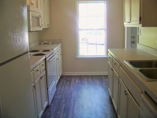 Building Photo - 108 Christopher Ct