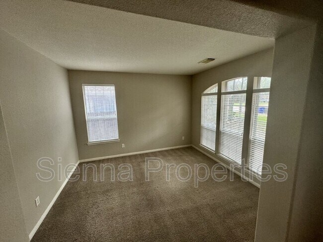 Building Photo - 1507 Avery Elissa Ln