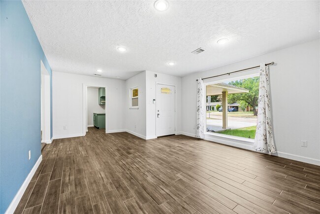 Building Photo - 4513 W 43rd St