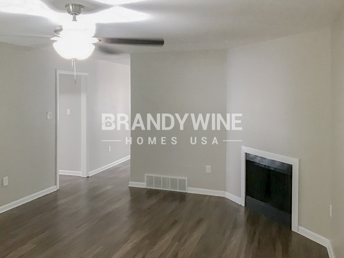 Building Photo - 1033 Nolan Ln