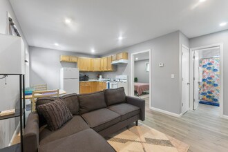 Building Photo - 438 N Park Ave