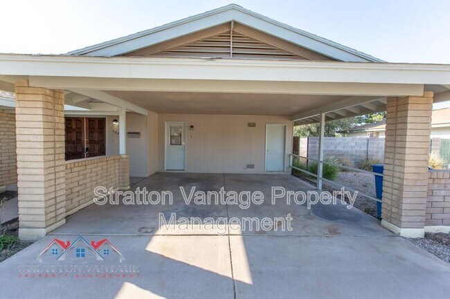 Building Photo - 704 E La Jolla Dr