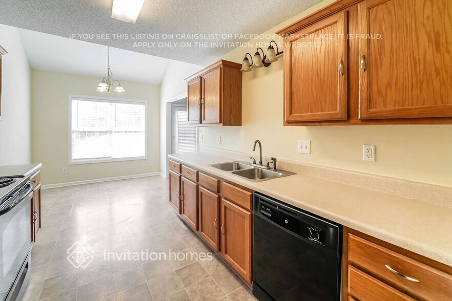 Building Photo - 3061 Ridgeview Dr