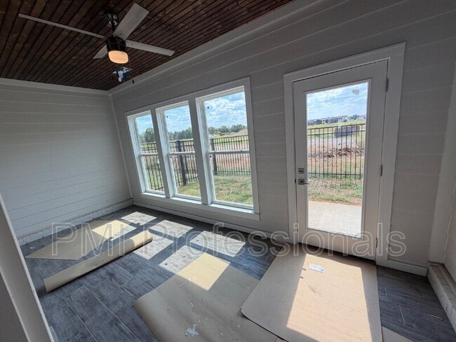 Building Photo - 2035 Grace Johns Cir