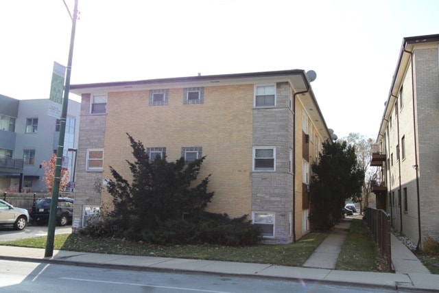 Primary Photo - 6454 N Northwest Hwy