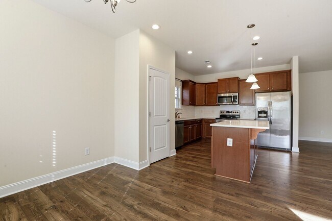 Building Photo - 52 Woodwater Cir