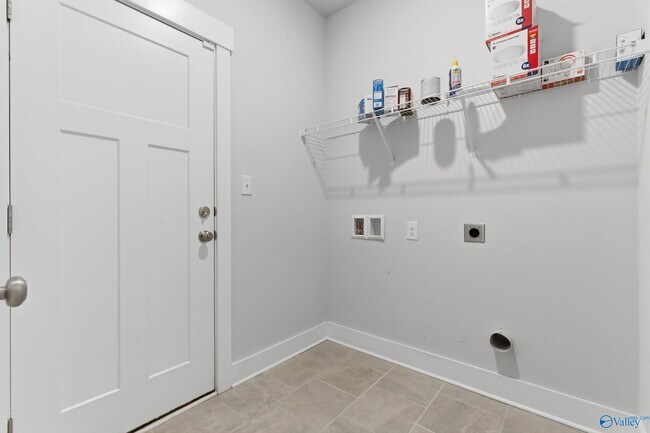 Building Photo - 21718 Nature’s Cv Dr