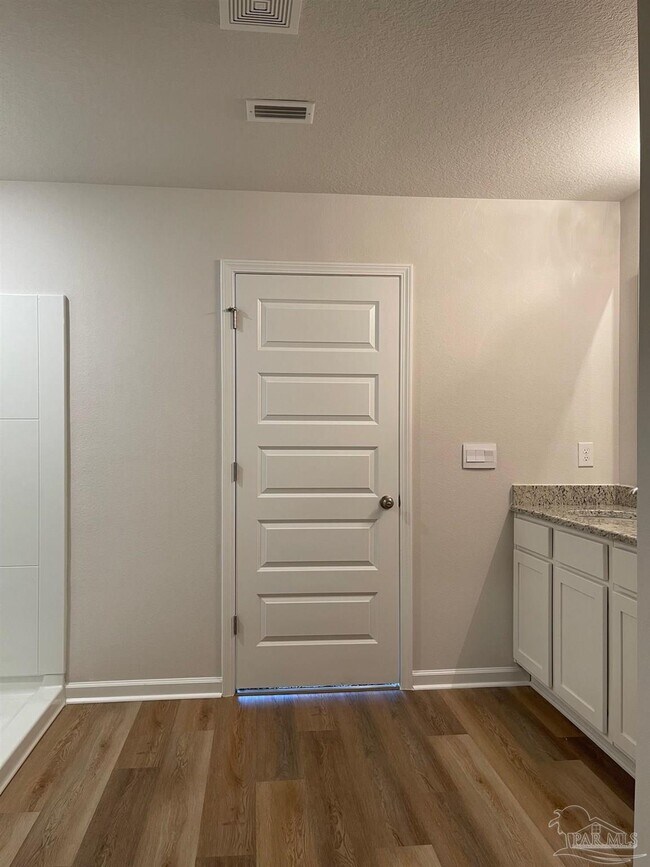 Building Photo - 10942 Blacktail Loop