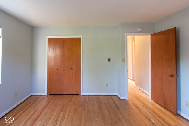 Building Photo - 4835 N Bolton Ave