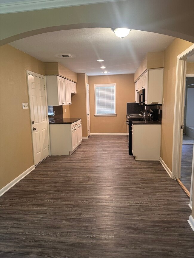 Building Photo - 5830 Effingham Dr