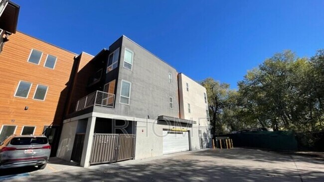 Building Photo - 965 S 200 W