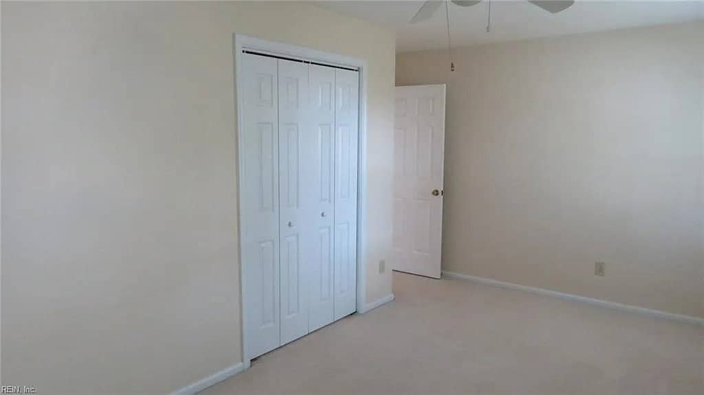 Building Photo - 5936 Senators Ct