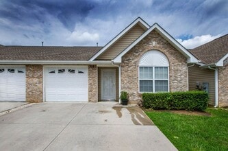 Building Photo - Knoxville 37912 - 2 bedroom, 2 bath home - Call Jean Chung (865) 386-1022