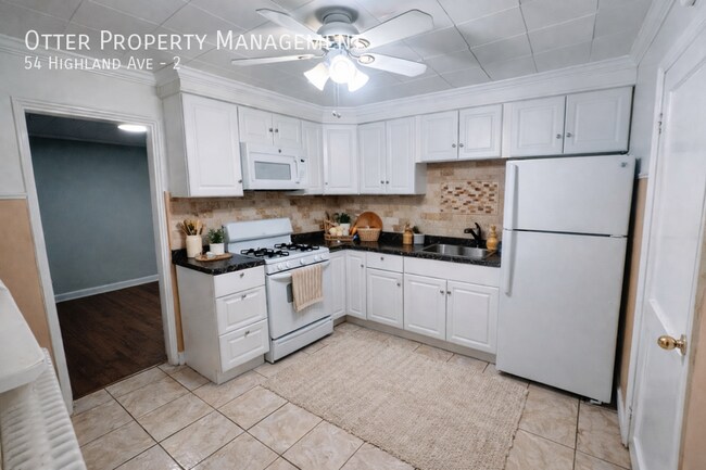 Building Photo - 54 Highland Ave