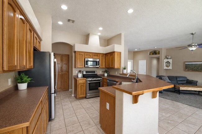 Building Photo - 10745 E 38th Ln