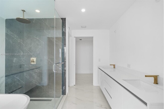 Building Photo - 700 NE 24 # 3707 MIAMI, FL 33137