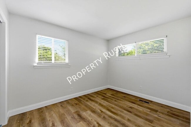 Building Photo - 6107 Vance Cir