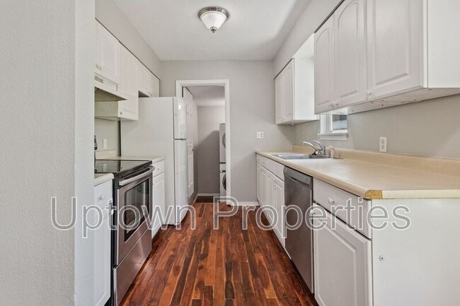 Building Photo - 11551 SW 64th Ave