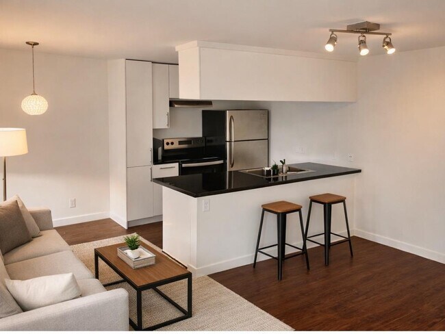 Building Photo - 415 W 39th St