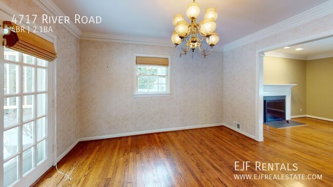 Building Photo - Bethesda/Friendship Heights Four Bedroom I...