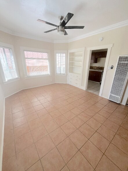 Building Photo - 744 Pine Ave