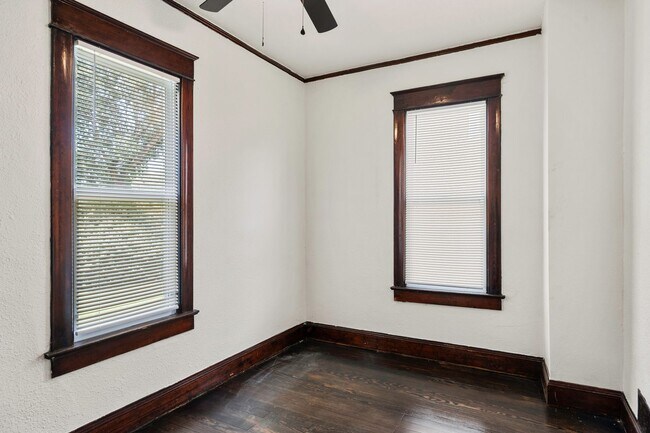 Building Photo - Charming 3-Bedroom Home with Spacious Layout and Bonus Utility Space