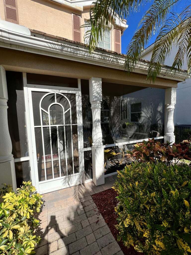 Building Photo - 217 Berenger Walk