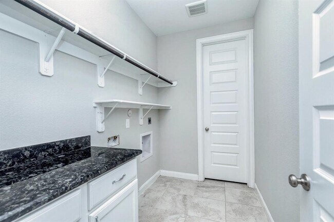 Building Photo - 4107 Willow Wind Ct