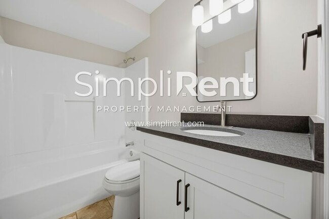 Building Photo - Beautifully Updated 4 Bedroom Home in Decatur! -1st month's Rent FREE with a 13-month lease!