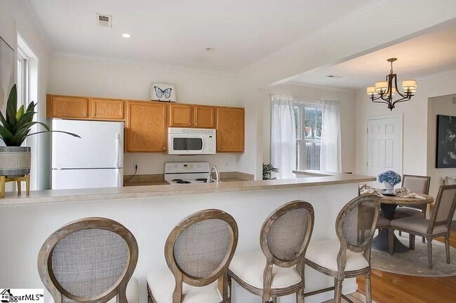 Building Photo - 12 Harvley St