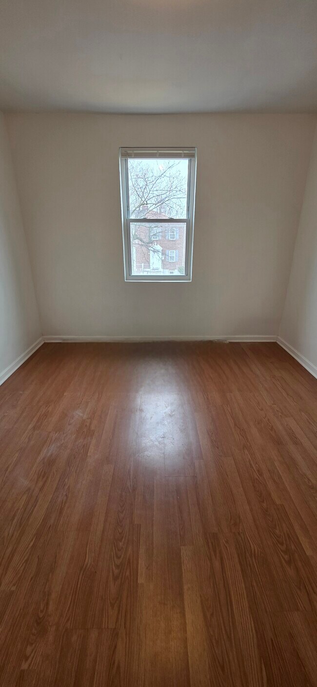 Building Photo - 8558 Willow Oak Rd