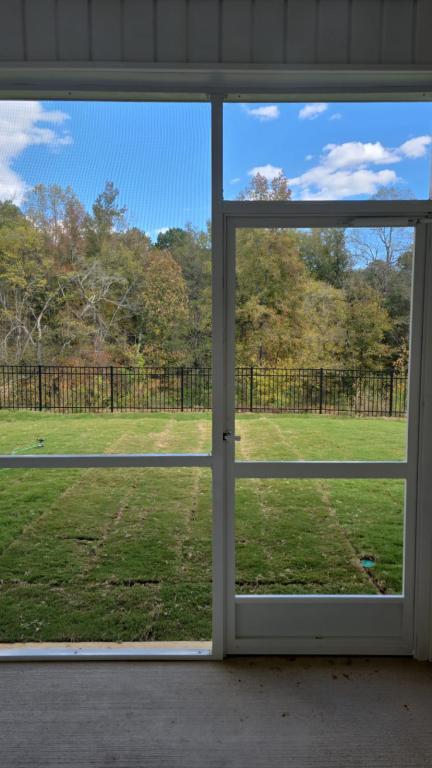 Building Photo - 1422 Maple Br Cir